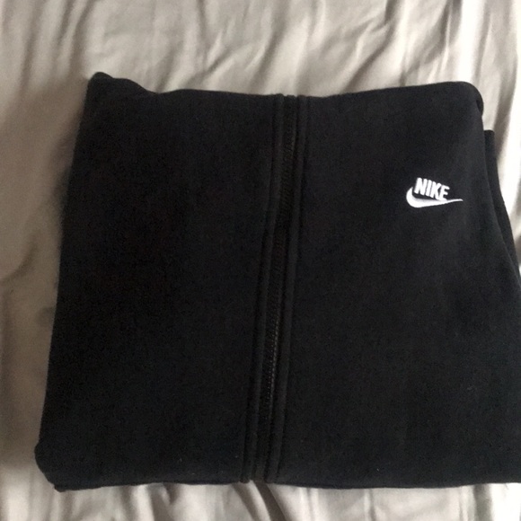 Nike sweater - Picture 2 of 3